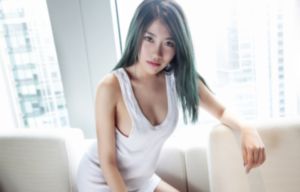 紧身牛仔裤美女av视频_BD国语免费电视剧