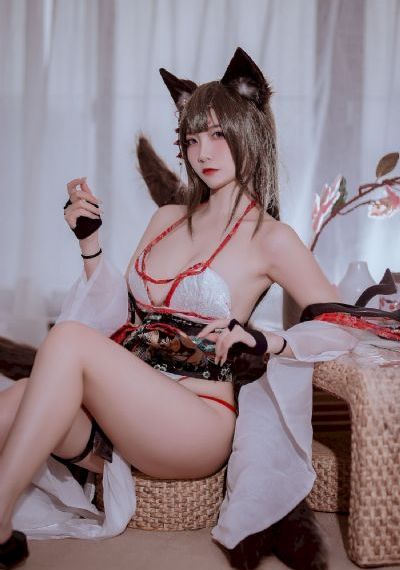 邻居少妇张开双腿让我爽了一夜_1080神马影院在线